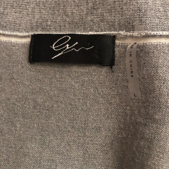 Oyn oxn striped Cardigan Sweater Large Woman’s coat Gray White soft Comfy - Picture 9 of 9